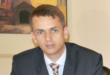 Akos Mora şi-a dat demisia din Senat